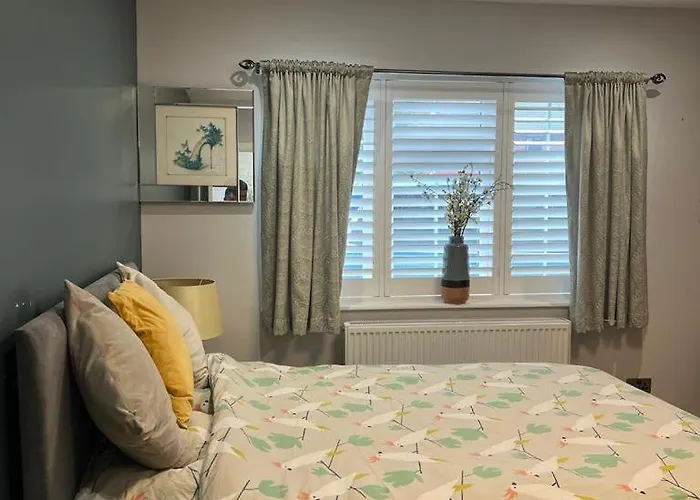 En-Suite Double Room - Private Entrance & Free Parking