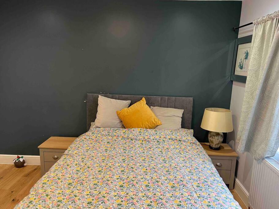 En-suite Double - Private Entrance & Free Parking Apartment