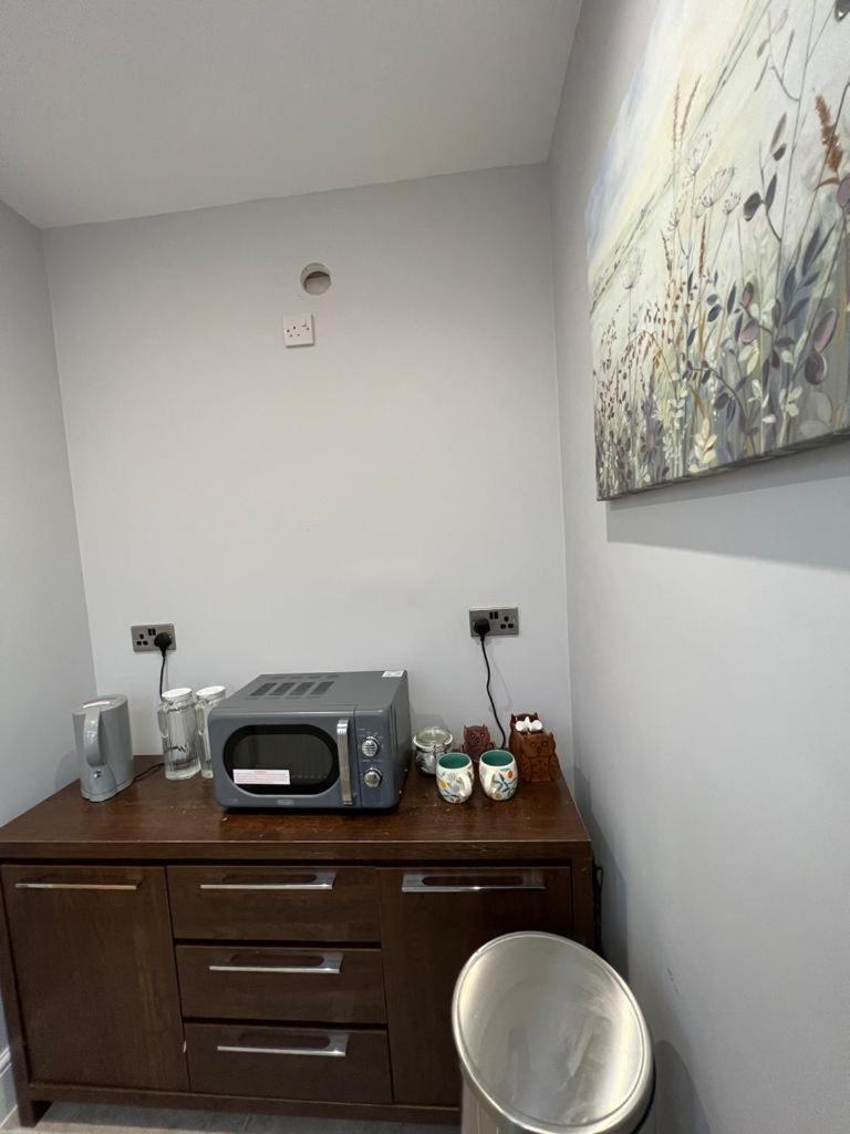 En-suite Double - Private Entrance & Free Parking Apartment *